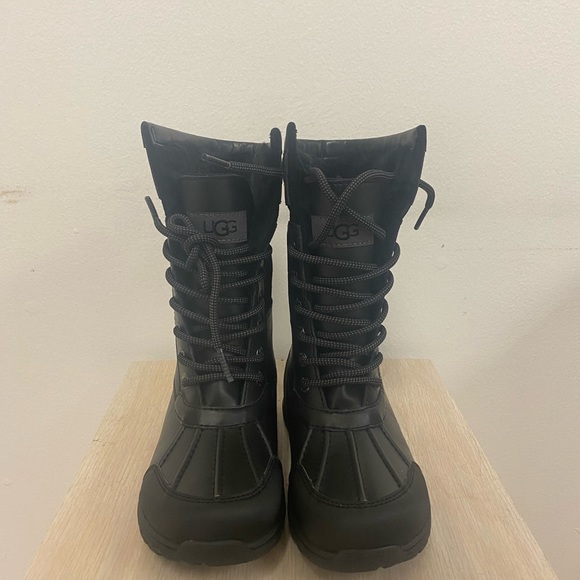 UGG Unisex-Child Butte Ii Cwr Boot Size Kids 13 Black - Picture 1 of 3